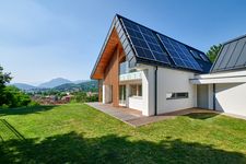 NUR-HOLZ Haus in der Lombardei / Italien
