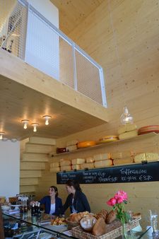 NUR-HOLZ Feinkost- und Spezialitätengeschäft in den Niederlanden