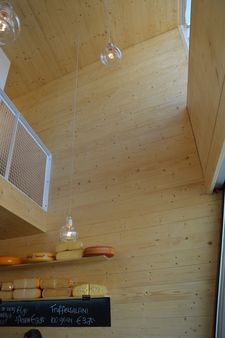 NUR-HOLZ Feinkost- und Spezialitätengeschäft in den Niederlanden