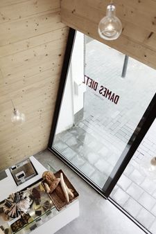 NUR-HOLZ Feinkost- und Spezialitätengeschäft in den Niederlanden