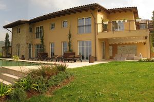 NUR-HOLZ Villa in Italy